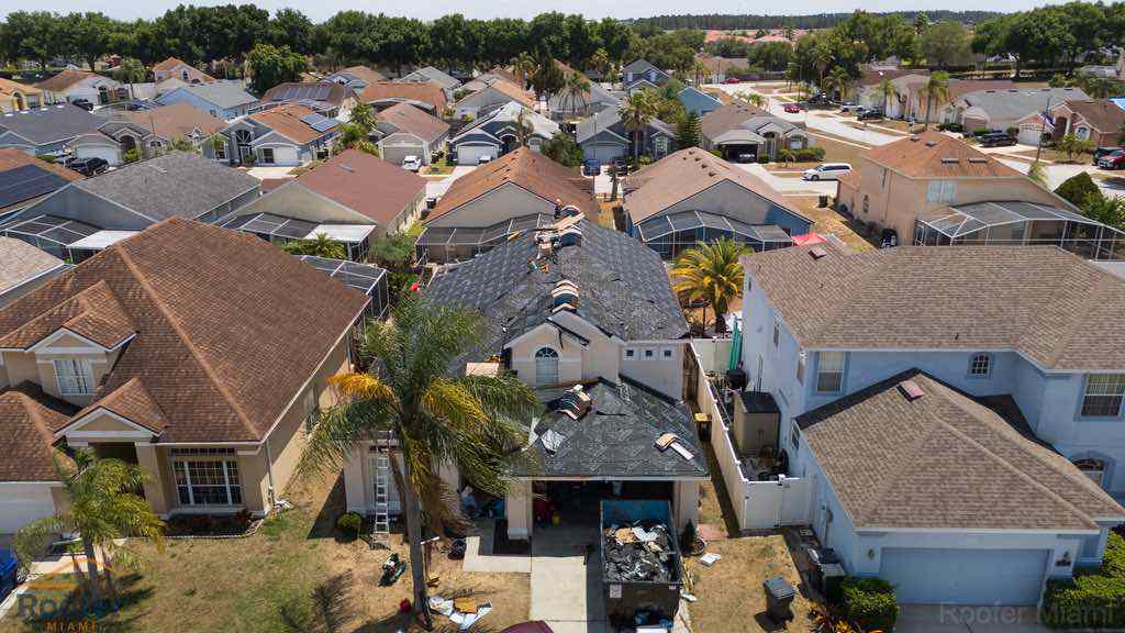 costs roofer miami